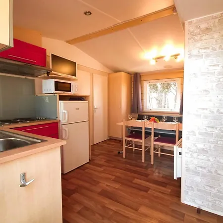 2 Bedroom Near Beaches Holiday home