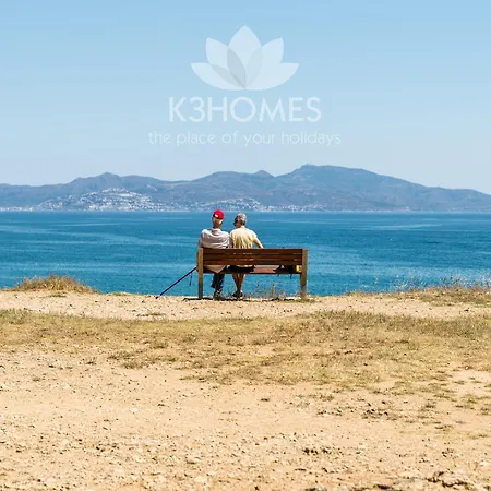 2 Bedroom Near Beaches *